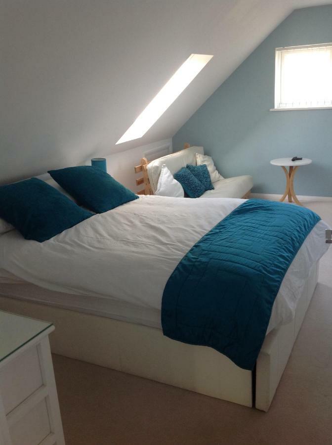 Number Forty One Bed and Breakfast Hillingdon Exteriör bild